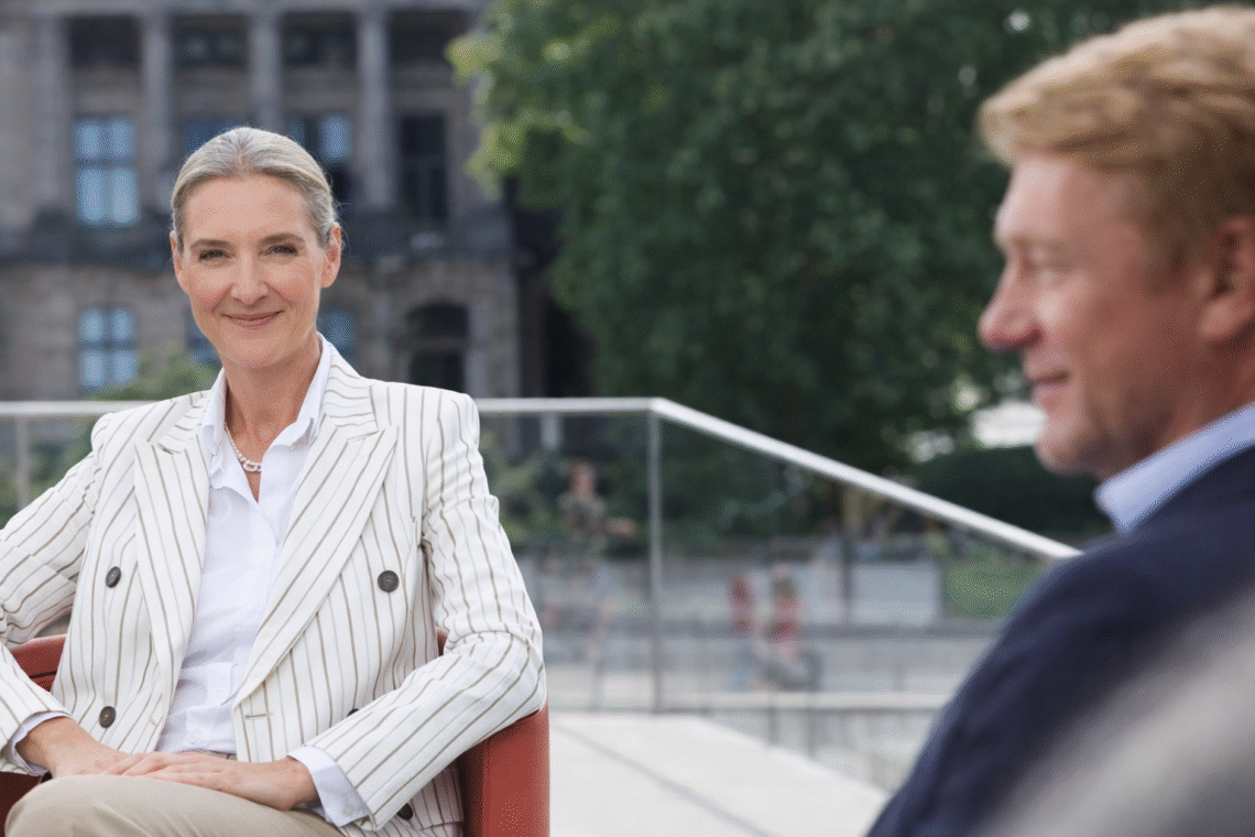 was ist mit dem rechten ohr von alice weidel
